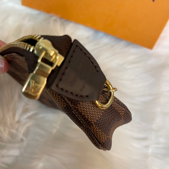 Louis Vuitton mini pochette - Picture 3 of 6